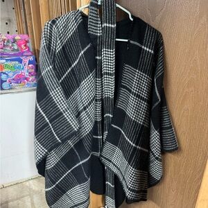 Ann Taylor Black and White Plaid Cape